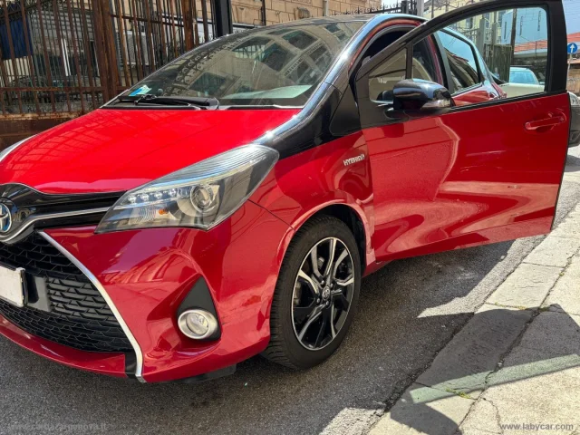 Auto - Toyota yaris 1.5 hybrid 5p. trend red edition