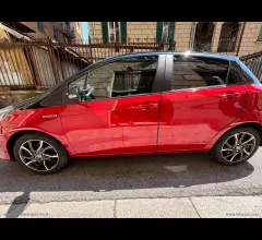 Auto - Toyota yaris 1.5 hybrid 5p. trend red edition