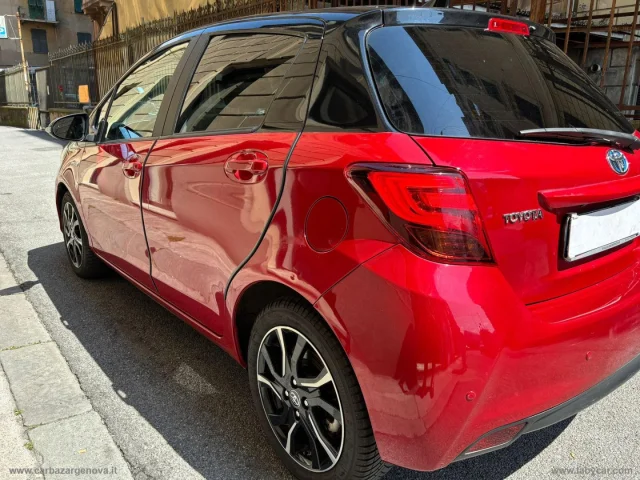 Auto - Toyota yaris 1.5 hybrid 5p. trend red edition