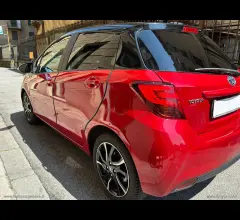Auto - Toyota yaris 1.5 hybrid 5p. trend red edition