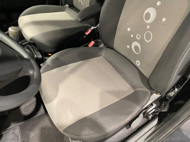 Auto - Citroen nemo multispace 1.3 hdi 75 silver sel.