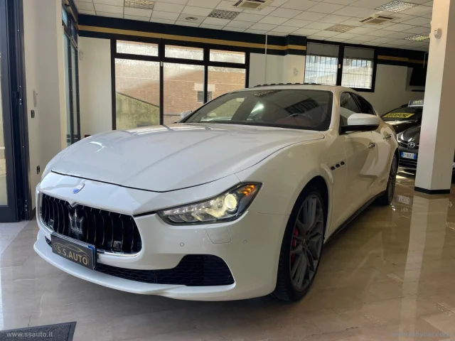 Auto - Maserati ghibli v6 diesel 275 cv nerissimo ed.
