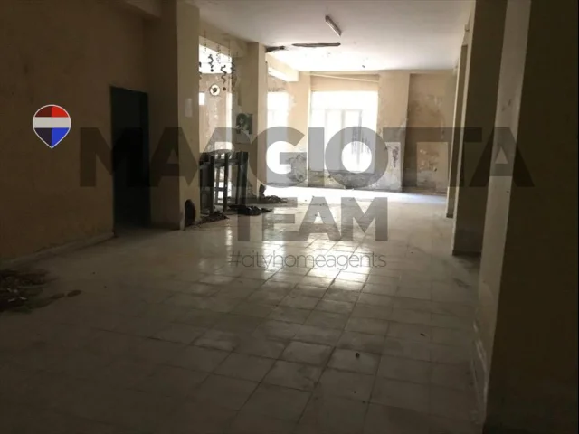 Appartamenti in Vendita - Deposito in vendita a nicolosi centro