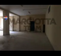 Appartamenti in Vendita - Deposito in vendita a nicolosi centro