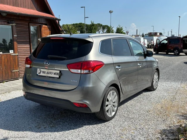 Auto - Kia carens 1.7 crdi 115 cv class