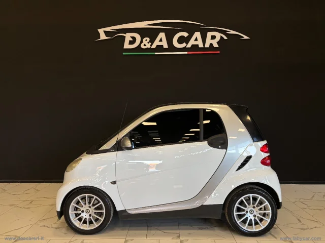 Smart fortwo 1000 52 kw mhd coupÃ© pure