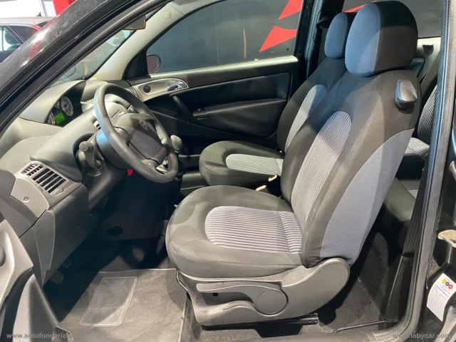 Auto - Lancia ypsilon 1.2 platino