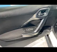 Auto - Peugeot 2008 1.6 e-hdi 115 cv s&s féline