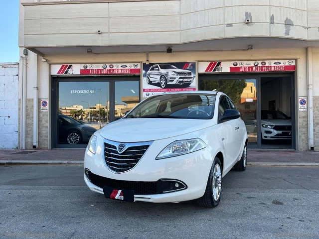 Auto - Lancia ypsilon 1.2 69 cv 5p. gpl ecochic gold