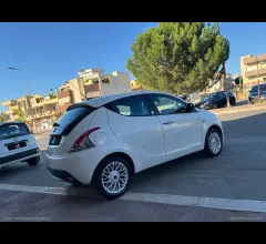 Auto - Lancia ypsilon 1.2 69 cv 5p. gpl ecochic gold