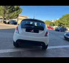 Auto - Lancia ypsilon 1.2 69 cv 5p. gpl ecochic gold