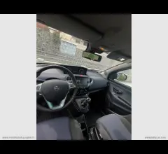 Auto - Lancia ypsilon 1.2 69 cv 5p. gpl a. ferretti