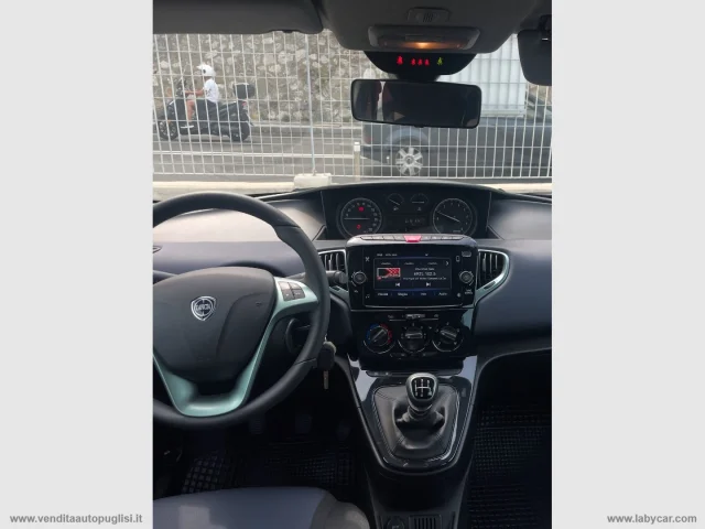 Auto - Lancia ypsilon 1.2 69 cv 5p. gpl a. ferretti