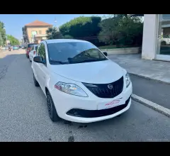 Lancia ypsilon 1.0 firefly 5p. s&s hybrid oro