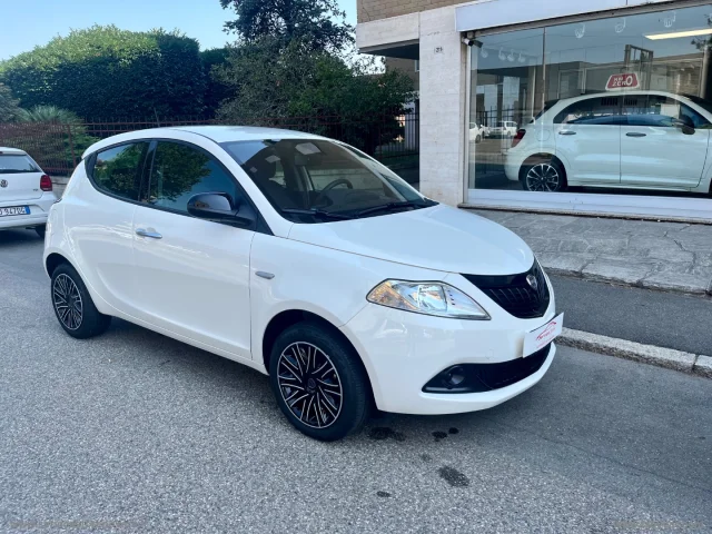 Auto - Lancia ypsilon 1.0 firefly 5p. s&s hybrid oro