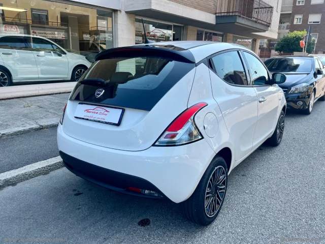Auto - Lancia ypsilon 1.0 firefly 5p. s&s hybrid oro