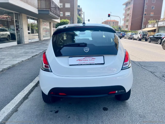 Auto - Lancia ypsilon 1.0 firefly 5p. s&s hybrid oro
