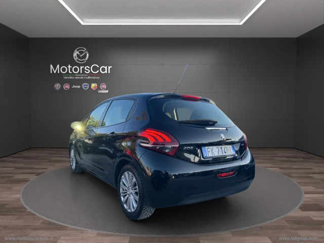 Auto - Peugeot 208 puretech 82 5p. active