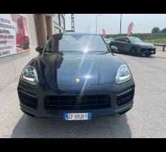 Auto - Porsche cayenne coupè 3.0 v6