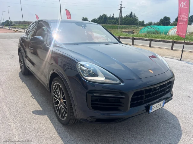Auto - Porsche cayenne coupè 3.0 v6