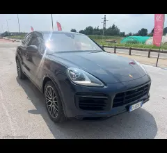 Auto - Porsche cayenne coupè 3.0 v6