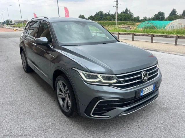 Auto - Volkswagen tiguan allsp.2.0 tdi scr dsg 4mot r-line