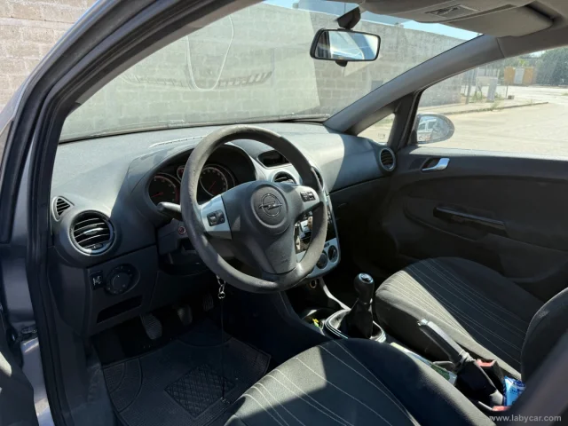 Auto - Opel corsa 1.2 80 cv 5p. gpl-tech club