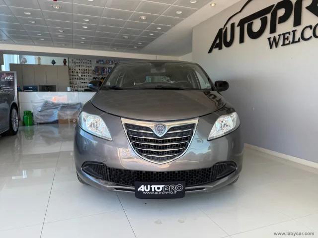 Auto - Lancia ypsilon 1.2 69 cv 5p. s&s silver