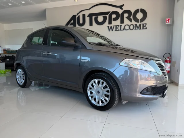Auto - Lancia ypsilon 1.2 69 cv 5p. s&s silver
