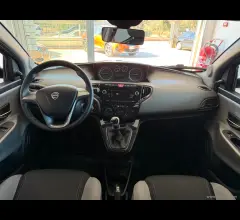 Auto - Lancia ypsilon 1.2 69 cv 5p. s&s silver