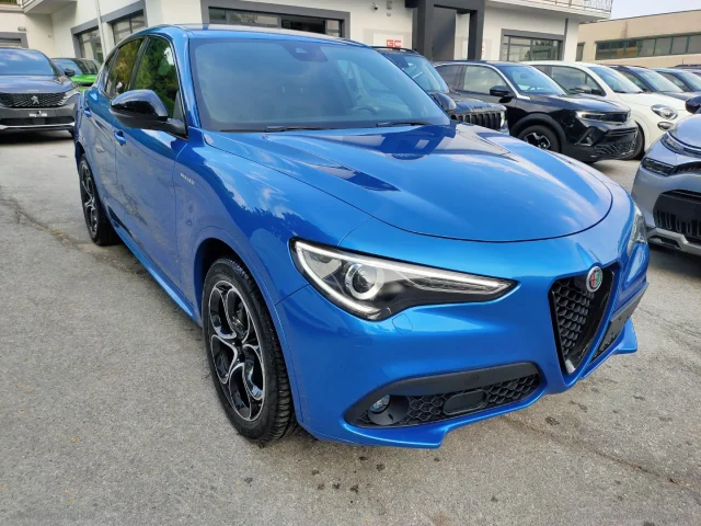 Auto - Alfa romeo stelvio 2.2 t.diesel 210cv at8 q4 veloce