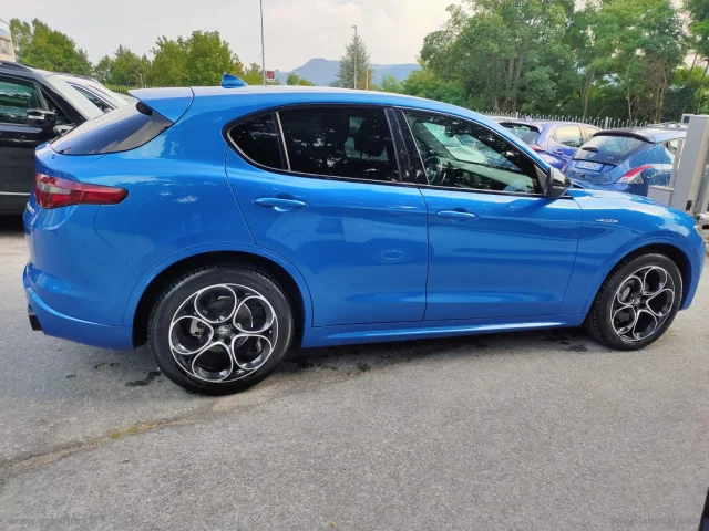 Auto - Alfa romeo stelvio 2.2 t.diesel 210cv at8 q4 veloce