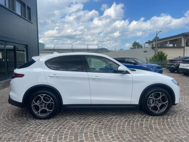 Auto - Alfa romeo stelvio 2.2 t.diesel 190cv at8 q4 sprint