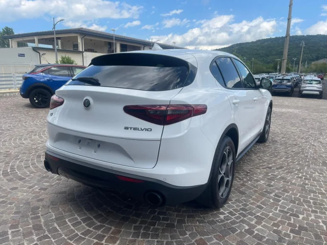 Auto - Alfa romeo stelvio 2.2 t.diesel 190cv at8 q4 sprint