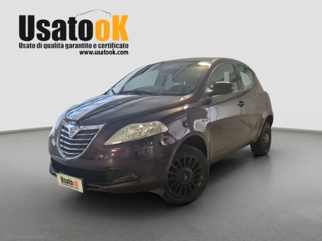 Auto - Lancia ypsilon 0.9 t.air 85cv 5p.met.ec.silver