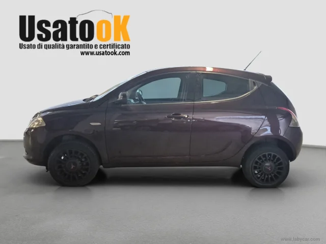 Auto - Lancia ypsilon 0.9 t.air 85cv 5p.met.ec.silver