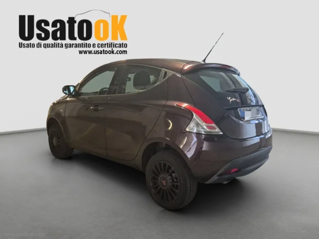 Auto - Lancia ypsilon 0.9 t.air 85cv 5p.met.ec.silver