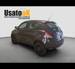 Auto - Lancia ypsilon 0.9 t.air 85cv 5p.met.ec.silver