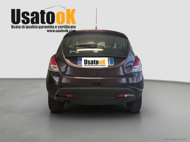 Auto - Lancia ypsilon 0.9 t.air 85cv 5p.met.ec.silver