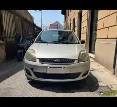 Ford fiesta 1.2 16v 5p. ambiente
