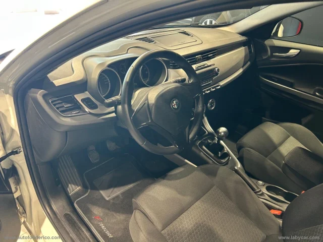 Auto - Alfa romeo giulietta 1.4 turbo 120 cv distinctive