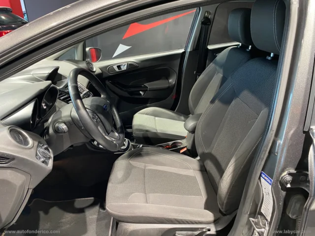 Auto - Ford fiesta 1.4 5p. bz.-gpl black & white ed.