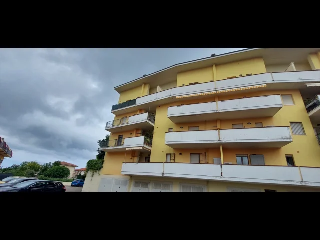 Appartamenti in Vendita - Appartamento in vendita a castel frentano centro