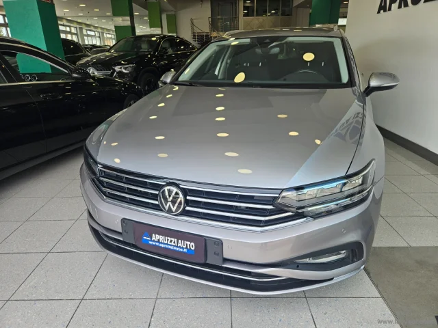 Auto - Volkswagen passat var. 2.0 tdi evo dsg business