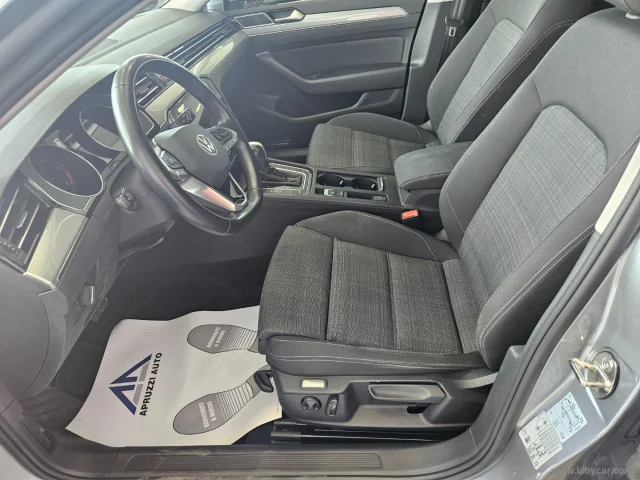 Auto - Volkswagen passat var. 2.0 tdi evo dsg business