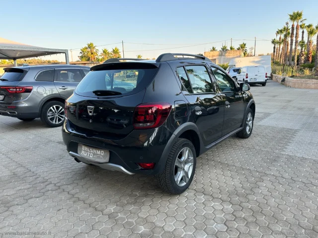 Auto - Dacia sandero stepway 0.9 tce 12v t-gpl 90 s&s
