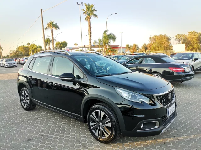 Auto - Peugeot 2008 puretech 82 allure