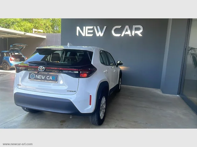 Auto - Toyota yaris cross 1.5 hybrid 5p. e-cvt busin.