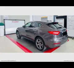 Auto - Maserati levante v6 diesel awd gransport