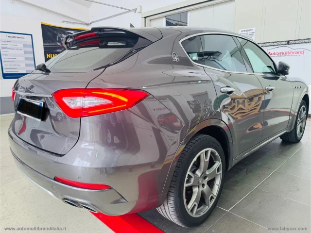 Auto - Maserati levante v6 diesel awd gransport
